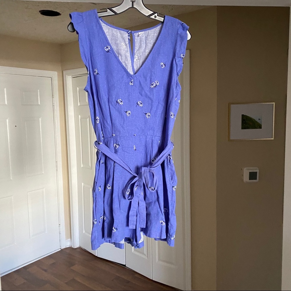 Worn Once! Romper with Pockets!!